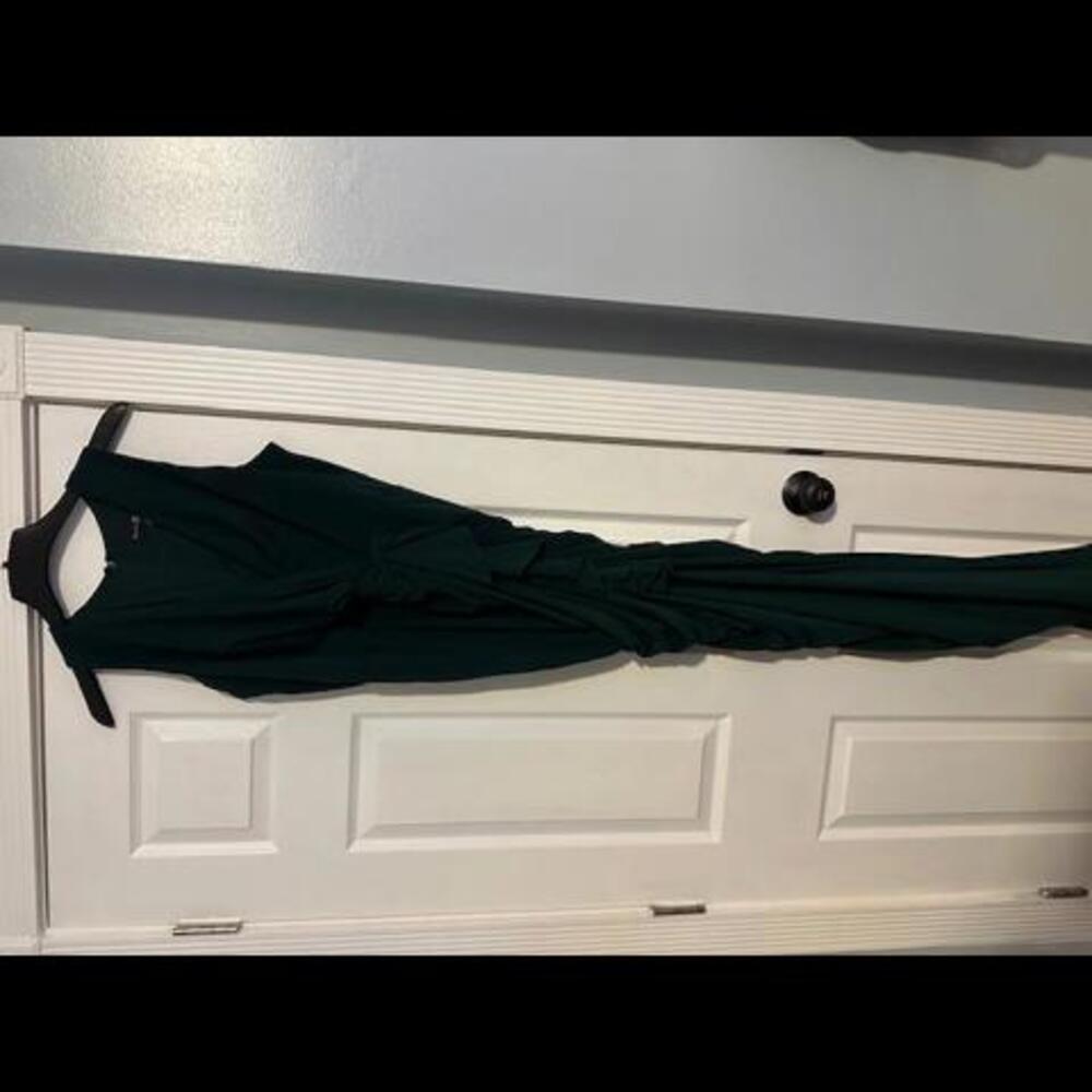 Betsy & Adam Ruffled V Neck Green Gown, Size 14 NWT - Picture 2 of 6
